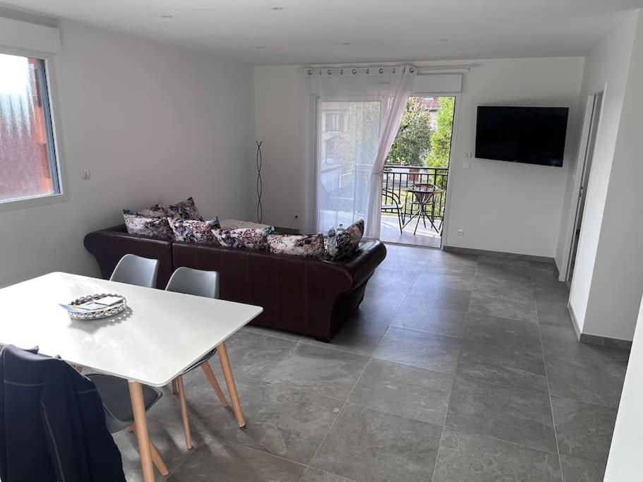 Apartamento Chez Sana Saint-Dizier Exterior foto